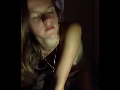 ❤️ En jente onanerer og spermer ❌ Jævla video hos oss ﹏