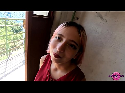 ❤️ Sensuell student suger en fremmed i utmarken - Cum On His Face ❌ Jævla video hos oss ﹏